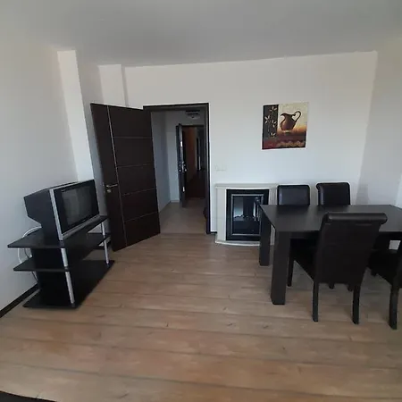 Private In Alpine *